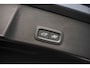 Volvo EX40 Single Motor Extended Range Ultra Black Edition | Europa | Harman Kardon audio | 20" wielen | Schuif-/kanteldak | Getint Glas | Elektrische stoelverstelling | Nubuck bekleding | Adaptive Cruise Control | Dodehoekdetectie |