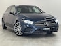 Mercedes-Benz A-klasse 180 AMG Line | Trekhaak | Origineel NL-auto | Camera | Stoelverwarming | Apple Carplay & Android Auto