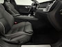 Volvo V60 2.0 B4D R-Design | Black Edition | Pano | Memory | HuD | B&W | Virtual | 360° Camera | Carplay | Trekhaak