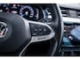 Volkswagen Passat Variant 1.5 TSI Elegance Business R | Achteruitrijcamera | Elektrisch glazen panorama-dak | R-Line exterieur
