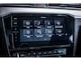 Volkswagen Passat Variant 1.5 TSI Elegance Business R | Achteruitrijcamera | Elektrisch glazen panorama-dak | R-Line exterieur