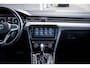 Volkswagen Passat Variant 1.5 TSI Elegance Business R | Achteruitrijcamera | Elektrisch glazen panorama-dak | R-Line exterieur