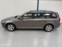 Volvo V70 2.5FT Momentum AUTOMAAT / TREKHAAK