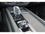 Volvo XC60 T8 Recharge AWD Ultra Black Edition Exec. - Luchtvering - Panorama/schuifdak - IntelliSafe Assist & Surround - 360º Camera - Bowers & Wilkins audio - Adaptieve LED koplampen - Verwarmde voorstoelen, stuur & achterbank - Parkeersensoren voor & achter - Elektr. bedienb. voorstoelen met geheugen - Geventileerde voorstoelen - Head up display - Draadloze tel. lader - Extra getint glas - Inklapbare trekhaak - 22' LMV