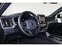 Volvo XC60 T8 Recharge AWD Ultra Black Edition Exec. - Luchtvering - Panorama/schuifdak - IntelliSafe Assist & Surround - 360º Camera - Bowers & Wilkins audio - Adaptieve LED koplampen - Verwarmde voorstoelen, stuur & achterbank - Parkeersensoren voor & achter - Elektr. bedienb. voorstoelen met geheugen - Geventileerde voorstoelen - Head up display - Draadloze tel. lader - Extra getint glas - Inklapbare trekhaak - 22' LMV