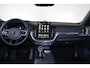 Volvo XC60 T8 Recharge AWD Ultra Black Edition Exec. - Luchtvering - Panorama/schuifdak - IntelliSafe Assist & Surround - 360º Camera - Bowers & Wilkins audio - Adaptieve LED koplampen - Verwarmde voorstoelen, stuur & achterbank - Parkeersensoren voor & achter - Elektr. bedienb. voorstoelen met geheugen - Geventileerde voorstoelen - Head up display - Draadloze tel. lader - Extra getint glas - Inklapbare trekhaak - 22' LMV