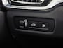 Volvo V60 2.0 T6 Twin Engine AWD R-Design 340Pk Automaat (PANORAMADAK, APPLE CARPLAY, HARMAN/KARDON, CAMERA, STOELVERWARMING, MEMORY SEATS, GETINT GLAS, NIEUWE APK, NIEUWSTAAT)