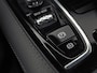 Volvo V60 2.0 T6 Twin Engine AWD R-Design 340Pk Automaat (PANORAMADAK, APPLE CARPLAY, HARMAN/KARDON, CAMERA, STOELVERWARMING, MEMORY SEATS, GETINT GLAS, NIEUWE APK, NIEUWSTAAT)