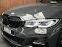BMW 3-Serie 320i M-sport Head Up Leer Navi PDC Virtual 20'' LM velgen Climate voor en achter Matrix