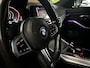 BMW 3-Serie 320i M-sport Head Up Leer Navi PDC Virtual 20'' LM velgen Climate voor en achter Matrix