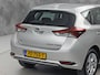 Toyota Auris 1.8 Hybrid Sport Automaat (NAVIGATIE, CAMERA, CRUISE, SPORTSTOELEN, KEYLESS, LM VELGEN, NIEUWSTAAT)