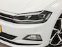 Volkswagen Polo 1.0 TSI Sportline Automaat (VIRTUAL COCKPIT, APPLE CARPLAY, GROOT NAVI, CLIMATE, CAMERA, STOELVERWARMING, SPORTSTOELEN, GETINT GLAS, KEYLESS START, ADAPTIVE CRUISE, NIEUWSTAAT)