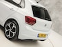 Volkswagen Polo 1.0 TSI Sportline Automaat (VIRTUAL COCKPIT, APPLE CARPLAY, GROOT NAVI, CLIMATE, CAMERA, STOELVERWARMING, SPORTSTOELEN, GETINT GLAS, KEYLESS START, ADAPTIVE CRUISE, NIEUWSTAAT)