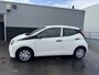 Toyota Aygo 1.0 VVT-i x-fun Nederlandse auto, airconditioning, neerklapbare achterbank, centrale deurvergrendeling met afstandsbediening, nette auto!