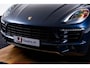 Porsche Macan 2.0 Panoramadak - Luchtvering - Privacybeglazing - Porsche Entry & Drive - Stoelverwarming voorin - Comfort Memory - Stuurwielverwarming - SportDesign dorpelbekledingen -