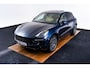 Porsche Macan 2.0 Panoramadak - Luchtvering - Privacybeglazing - Porsche Entry & Drive - Stoelverwarming voorin - Comfort Memory - Stuurwielverwarming - SportDesign dorpelbekledingen -