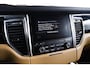 Porsche Macan 2.0 Panoramadak - Luchtvering - Privacybeglazing - Porsche Entry & Drive - Stoelverwarming voorin - Comfort Memory - Stuurwielverwarming - SportDesign dorpelbekledingen -