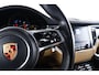 Porsche Macan 2.0 Panoramadak - Luchtvering - Privacybeglazing - Porsche Entry & Drive - Stoelverwarming voorin - Comfort Memory - Stuurwielverwarming - SportDesign dorpelbekledingen -