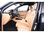 Porsche Macan 2.0 Panoramadak - Luchtvering - Privacybeglazing - Porsche Entry & Drive - Stoelverwarming voorin - Comfort Memory - Stuurwielverwarming - SportDesign dorpelbekledingen -
