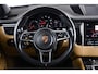 Porsche Macan 2.0 Panoramadak - Luchtvering - Privacybeglazing - Porsche Entry & Drive - Stoelverwarming voorin - Comfort Memory - Stuurwielverwarming - SportDesign dorpelbekledingen -