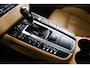 Porsche Macan 2.0 Panoramadak - Luchtvering - Privacybeglazing - Porsche Entry & Drive - Stoelverwarming voorin - Comfort Memory - Stuurwielverwarming - SportDesign dorpelbekledingen -
