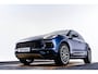 Porsche Macan 2.0 Panoramadak - Luchtvering - Privacybeglazing - Porsche Entry & Drive - Stoelverwarming voorin - Comfort Memory - Stuurwielverwarming - SportDesign dorpelbekledingen -