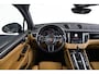 Porsche Macan 2.0 Panoramadak - Luchtvering - Privacybeglazing - Porsche Entry & Drive - Stoelverwarming voorin - Comfort Memory - Stuurwielverwarming - SportDesign dorpelbekledingen -