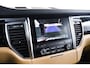 Porsche Macan 2.0 Panoramadak - Luchtvering - Privacybeglazing - Porsche Entry & Drive - Stoelverwarming voorin - Comfort Memory - Stuurwielverwarming - SportDesign dorpelbekledingen -