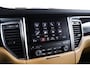 Porsche Macan 2.0 Panoramadak - Luchtvering - Privacybeglazing - Porsche Entry & Drive - Stoelverwarming voorin - Comfort Memory - Stuurwielverwarming - SportDesign dorpelbekledingen -