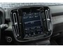 Volvo XC40 2.0 T4 Inscription | Trekhaak | Panoramadak | Achteruitrijcamera | BLIS | Cruise Control Adaptief | Elektrisch Verstelbare Voorstoelen | Navigatie | Apple Carplay | Android Auto | Keyless Entry | LED Koplampen Adaptief