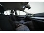 Volkswagen Golf 1.0 eTSI Life | Stoelverwarming | Climate |  Navigatie | ACC