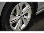 Volkswagen Golf 1.0 eTSI Life | Stoelverwarming | Climate |  Navigatie | ACC