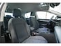 Volkswagen Golf 1.0 eTSI Life | Stoelverwarming | Climate |  Navigatie | ACC
