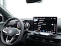 Volkswagen T-Roc R-Line First Edition 1.5 eTSI 110 kW / 150 PK SUV | Trekhaak | Panoramadak | Harman Kardon | 360 Camera | Sport Pakket | Multimedia Pakket |