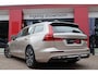 Volvo V60 2.0 T6 Plug-in hybrid AWD Plus Bright | Long Range | SoH 97% | Panoramadak | Harman/Kardon | Origineel NL | Trekhaak |