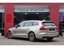 Volvo V60 2.0 T6 Plug-in hybrid AWD Plus Bright | Long Range | SoH 97% | Panoramadak | Harman/Kardon | Origineel NL | Trekhaak |
