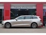 Volvo V60 2.0 T6 Plug-in hybrid AWD Plus Bright | Long Range | SoH 97% | Panoramadak | Harman/Kardon | Origineel NL | Trekhaak |