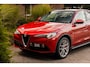 Alfa Romeo Stelvio 2.0 T AWD Veloce 280 PK Aut. Pano Stoel/Stuurverw. Camera Keyless 20''