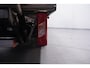 Ford Transit 2.0 TDCi 160 pk Bakwagen met Laadklep Airco Cruise Control, LxBxH 420x200x210 cm, 3-Zits