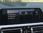 BMW 3-Serie 318i Business Edition | M-Pakket | Panoramadak | Trekhaak | Camera | Sfeerverlichting | Sportstoelen | NL-Auto |