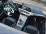 BMW 3-Serie 318i Business Edition | M-Pakket | Panoramadak | Trekhaak | Camera | Sfeerverlichting | Sportstoelen | NL-Auto |