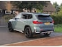 BMW X1 sDrive18i | NIEUW MODEL | Trekhaak | 19Inch | Sportstoelen met geheugen | Sfeerverlichting | Camera | Leer |