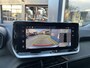 Peugeot 2008 1.2 Hybrid 145 PK Allure | NETTO DEAL | Automaat Hybride | BOUWJAAR 6-2026 DEMO MET €10.000 VOORDEEL | 360 Graden Camera | Dode Hoek Detectie | Parkeersensoren V+A | Hoge Zitpositie | Climate Control | Stoelverwarming | Navigatie via Telefoon | Dakrails | Cruise Control | Apple Carplay & Android Auto draadloos | LED Verlichting | 17" Lichtmetalen Velgen |