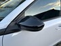 Peugeot 2008 1.2 Hybrid 145 PK Allure | NETTO DEAL | Automaat Hybride | BOUWJAAR 6-2026 DEMO MET €10.000 VOORDEEL | 360 Graden Camera | Dode Hoek Detectie | Parkeersensoren V+A | Hoge Zitpositie | Climate Control | Stoelverwarming | Navigatie via Telefoon | Dakrails | Cruise Control | Apple Carplay & Android Auto draadloos | LED Verlichting | 17" Lichtmetalen Velgen |