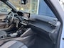 Peugeot 2008 1.2 Hybrid 145 PK Allure | NETTO DEAL | Automaat Hybride | BOUWJAAR 6-2026 DEMO MET €10.000 VOORDEEL | 360 Graden Camera | Dode Hoek Detectie | Parkeersensoren V+A | Hoge Zitpositie | Climate Control | Stoelverwarming | Navigatie via Telefoon | Dakrails | Cruise Control | Apple Carplay & Android Auto draadloos | LED Verlichting | 17" Lichtmetalen Velgen |