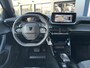 Peugeot 2008 1.2 Hybrid 145 PK Allure | NETTO DEAL | Automaat Hybride | BOUWJAAR 6-2026 DEMO MET €10.000 VOORDEEL | 360 Graden Camera | Dode Hoek Detectie | Parkeersensoren V+A | Hoge Zitpositie | Climate Control | Stoelverwarming | Navigatie via Telefoon | Dakrails | Cruise Control | Apple Carplay & Android Auto draadloos | LED Verlichting | 17" Lichtmetalen Velgen |