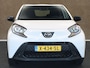 Toyota Aygo X 1.0 VVT-i MT Play - ORIGINEEL NEDERLANDSE AUTO - ACHTERUITRIJCAMERA - AIRCO -  APPLE CARPLAY/ANDROID AUTO - CRUISE CONTROL ADAPTIEF - GROOTLICHT ASSISTANT - BLUETOOTH TELEFOONVOORBEREIDING - VOLLEDIG HOMMEL ONDERHOUDEN