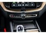 Volvo XC60 2.0 T6 Plug-in hybrid AWD Ultra Dark | SOH:100% | Trekhaak | Luchtvering | 360° Camera | Harman/Kardon | Power Seats | Memory | Adaptieve Cruise | Panoramadak | Head-up Display | Keyless entry/start |