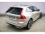 Volvo XC60 2.0 T6 Plug-in hybrid AWD Ultra Dark | SOH:100% | Trekhaak | Luchtvering | 360° Camera | Harman/Kardon | Power Seats | Memory | Adaptieve Cruise | Panoramadak | Head-up Display | Keyless entry/start |