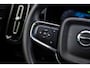 Volvo XC40 2.0 B4 Plus Dark | Trekhaak | Harman Kardon Audio | Achteruitrijcamera | Parkeersensoren | Keyless Entry | Elektrische Achterklep | Elektrisch Verstelbare Voorstoelen | Stoelverwarming | Google Navigatie | Apple Carplay | Android Auto |